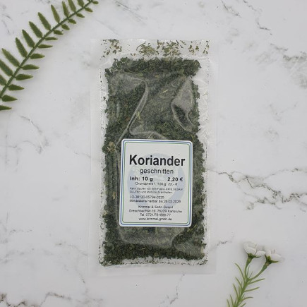 Korianderblätter geschnitten